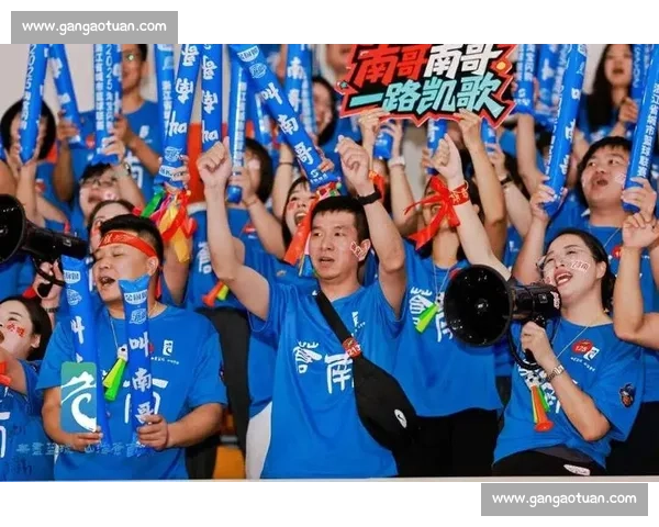 比分瞬间反超瞬间点燃全场观众激情与热血瞬间